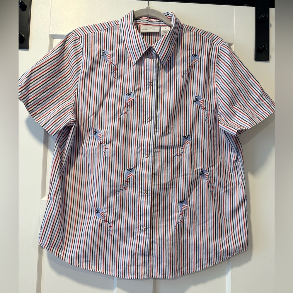 Vintage Alfred Dunner Red and Blue Button Down Shirt With Kites Ladies Size 14